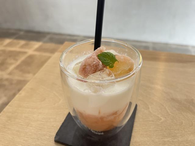 ZIZI COFFEE AND GOODS　おしゃれカフェ　ドリンク　