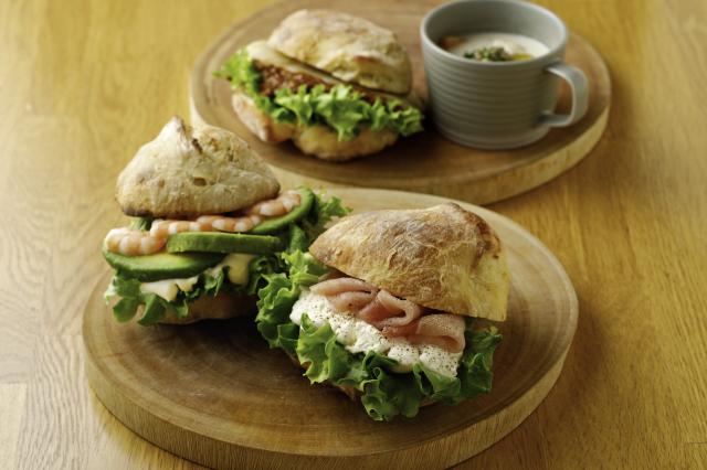 Cafe＆Bakery Plus+　サンドイッチ