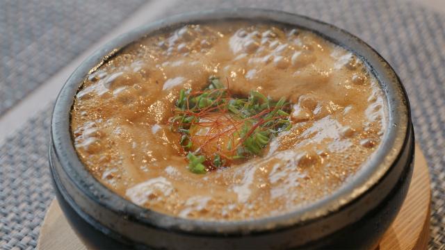 CAFE 幸わう　担々麺