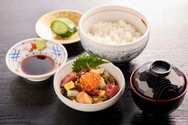 気腹志食堂 函館海鮮ドゥルンドゥルン丼